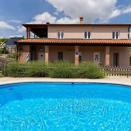 Casa Sara And Sascha *